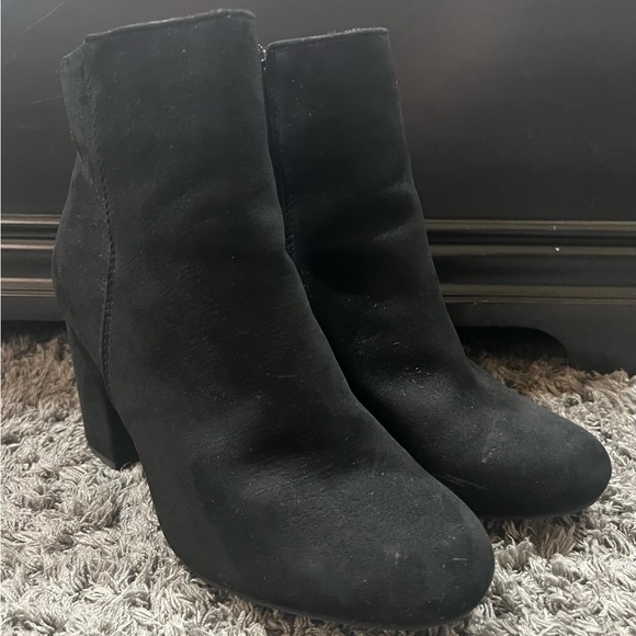 JustFab Loreida Bootie Black Faux Suede Size 8WW - Picture 1 of 8